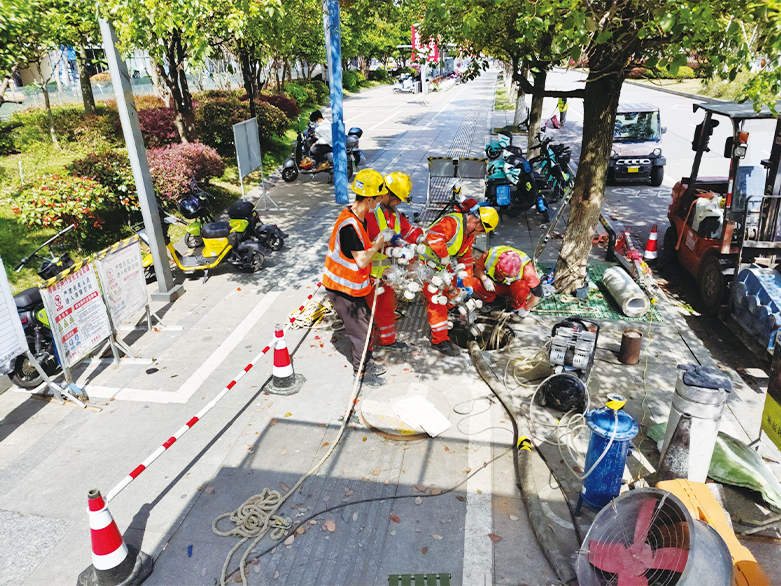  郯城UV-CIPP紫外光固化修复